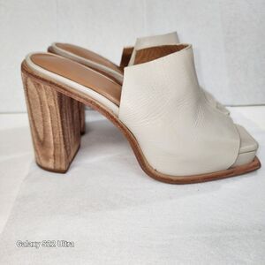 Size 7.5-8 (EU 38) - WAL & PAI Denker heel style In bone color.